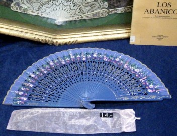 14 ABANICO AZUL